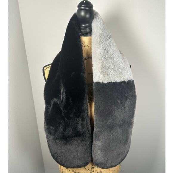 Anthropologie Faux Fur Black & Gray Color Block Ascot Scarf Women's OS - Picture 5 of 6